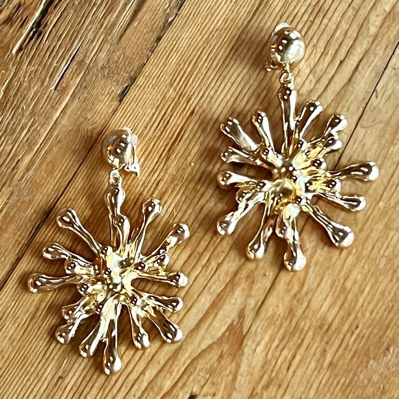 🌺🎉2XHP🎉🌺 NWT Cult Gaia Odeya Gold Statement Earrings - Picture 7 of 16